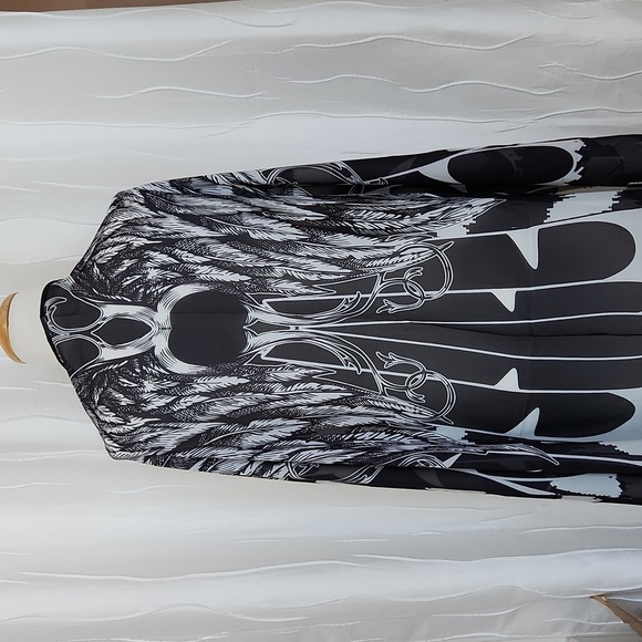 Butterfly Cape - Picture 2 of 5